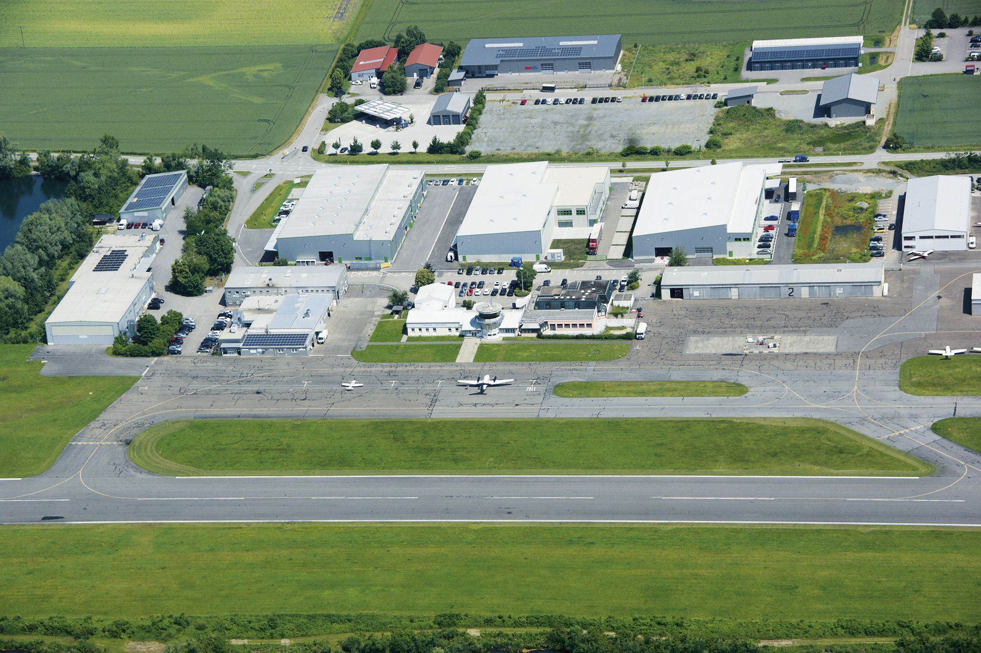 MT-Propeller Entwicklung GmbH Firmengelände