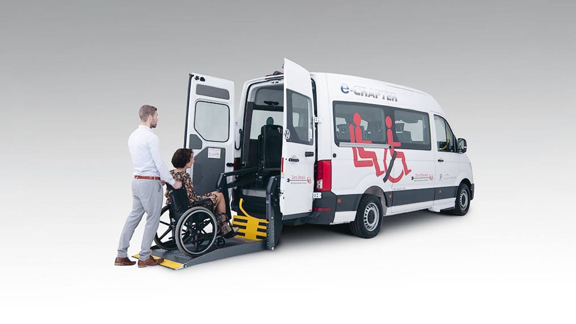 Tribus - Elektrische bus met lift voor rolstoelgebruikers