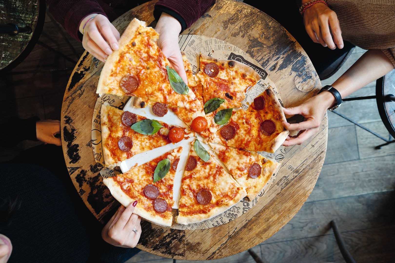 apeiron restaurant & retail management Pizza