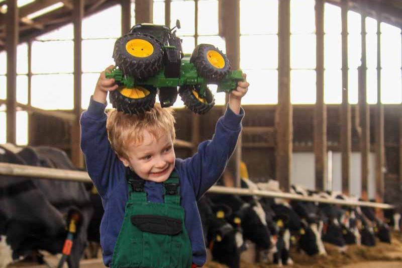 Broer Speelgoed Jongen met Tractor