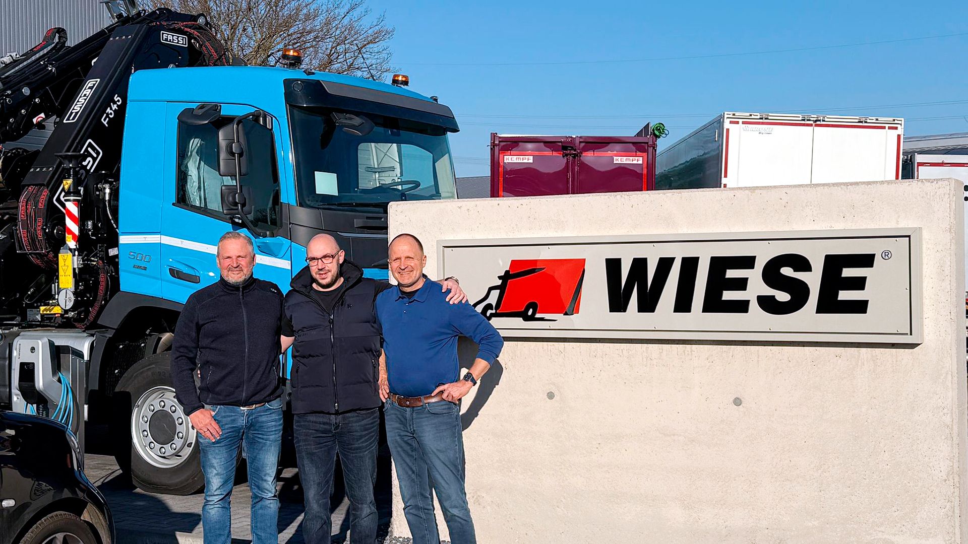 Burkhard Wiese Dyrektor Zarządzający, Daniel Moritz Dyrektor Sprzedaży IT oraz Dirk Wiese Dyrektor Zarządzający w Wiese GmbH & Co. KG Fahrzeugbau und Nutzfahrzeuge