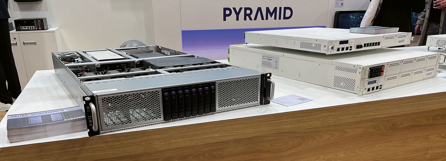 Pyramid Computer GmbH AKHET