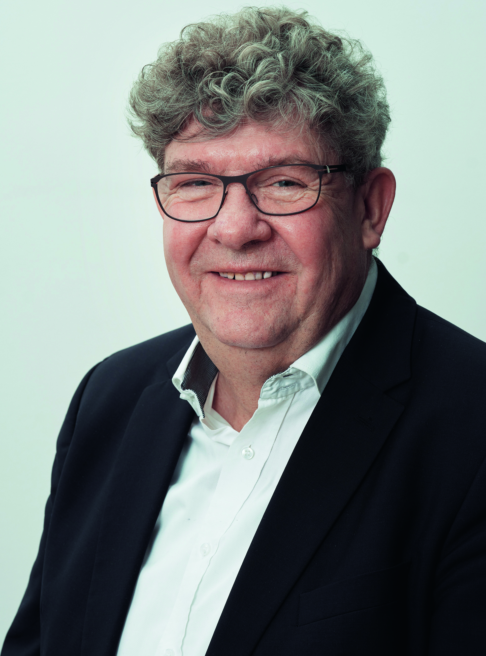 Volker Schmidt-Sköries, Directeur Général